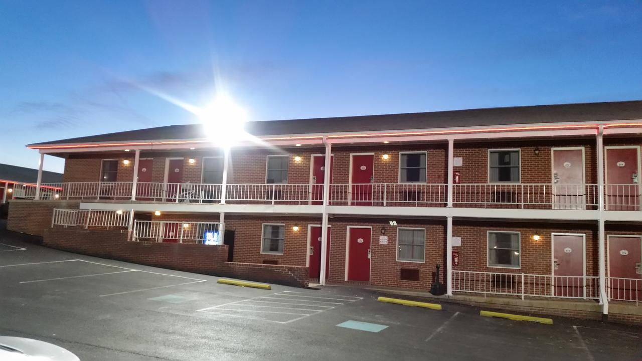 The Boston Inn Westminster Exterior photo